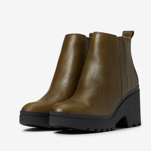 NWT! Eileen Fisher Kat Chelsea Boot in Olive Leather size 6.5 - Picture 7 of 9